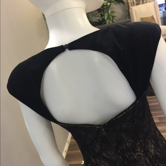 GUESS Dress ππ SOLD ππ - Picture 5 of 6